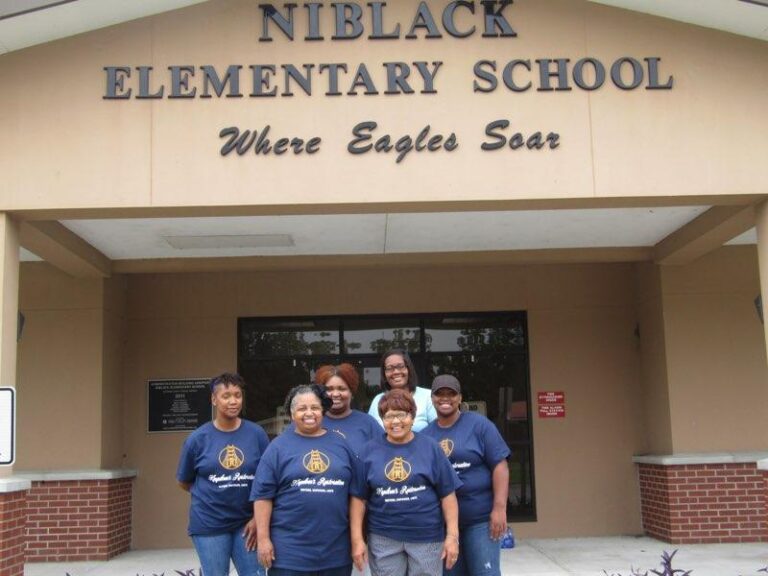 Group in front of Niblack Elementary School.